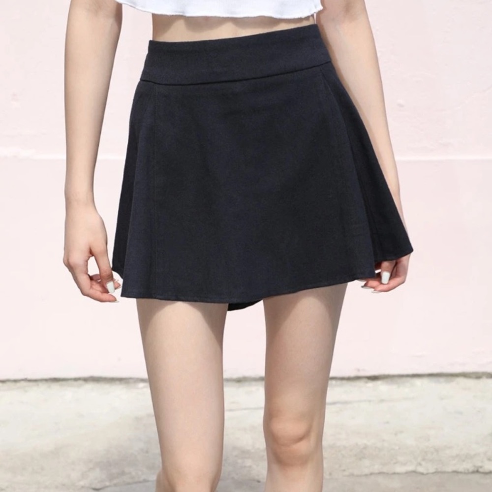 Brandy Melville skort